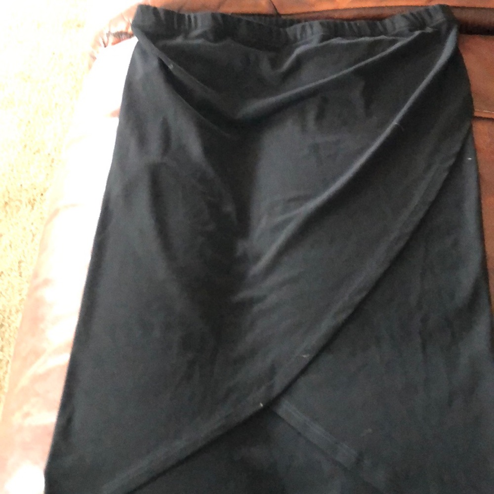 Veronica M black skirt
